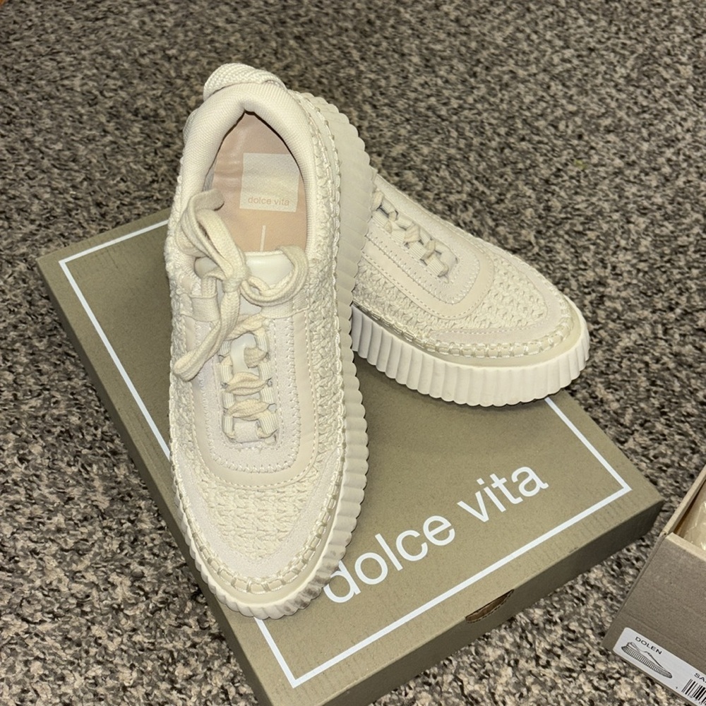 Dolce Vita Dolen sneakers 6.5 worn once !! - Picture 2 of 7